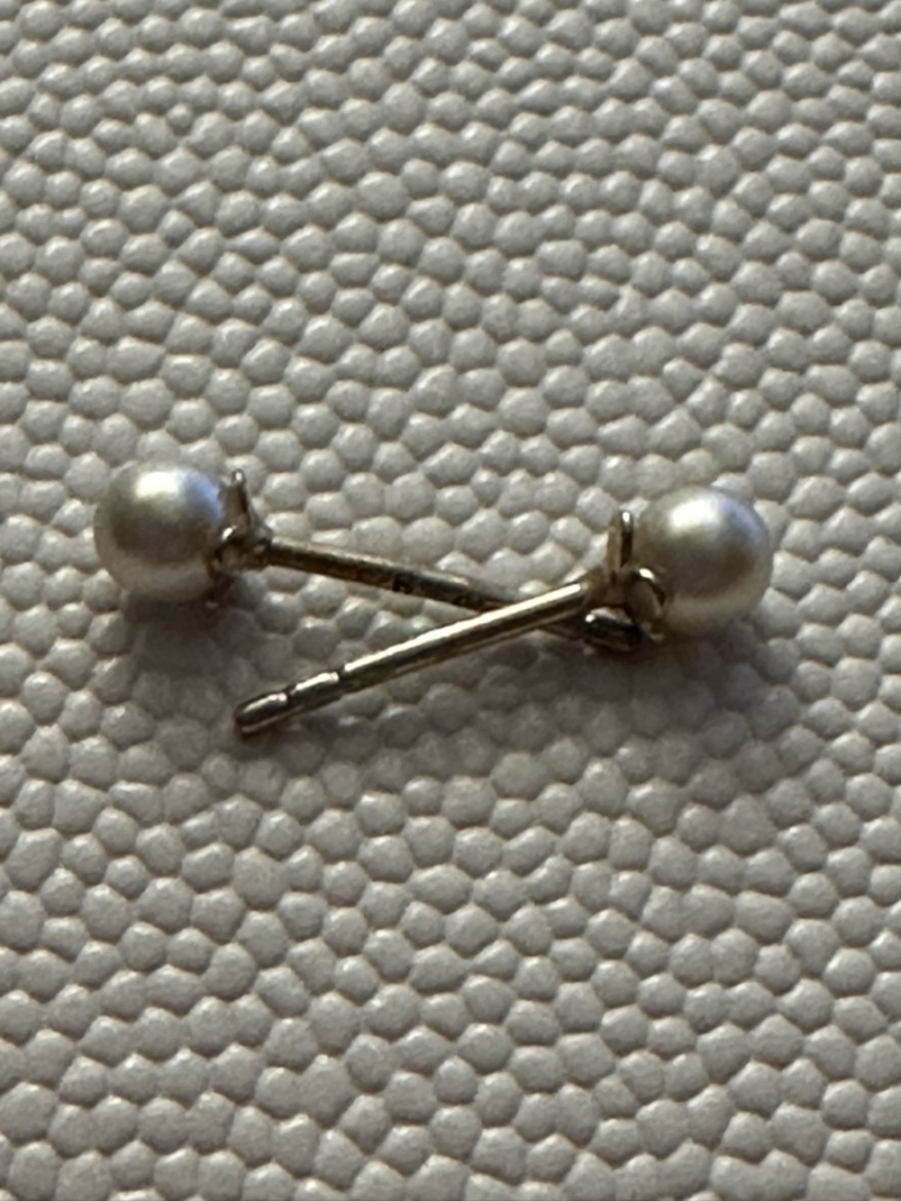 Gold tone sterling silver freshwater pearl earrings. - Picture 4 of 6